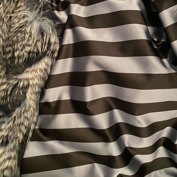 Faux Fur feathered jacket - Picture 3 of 5